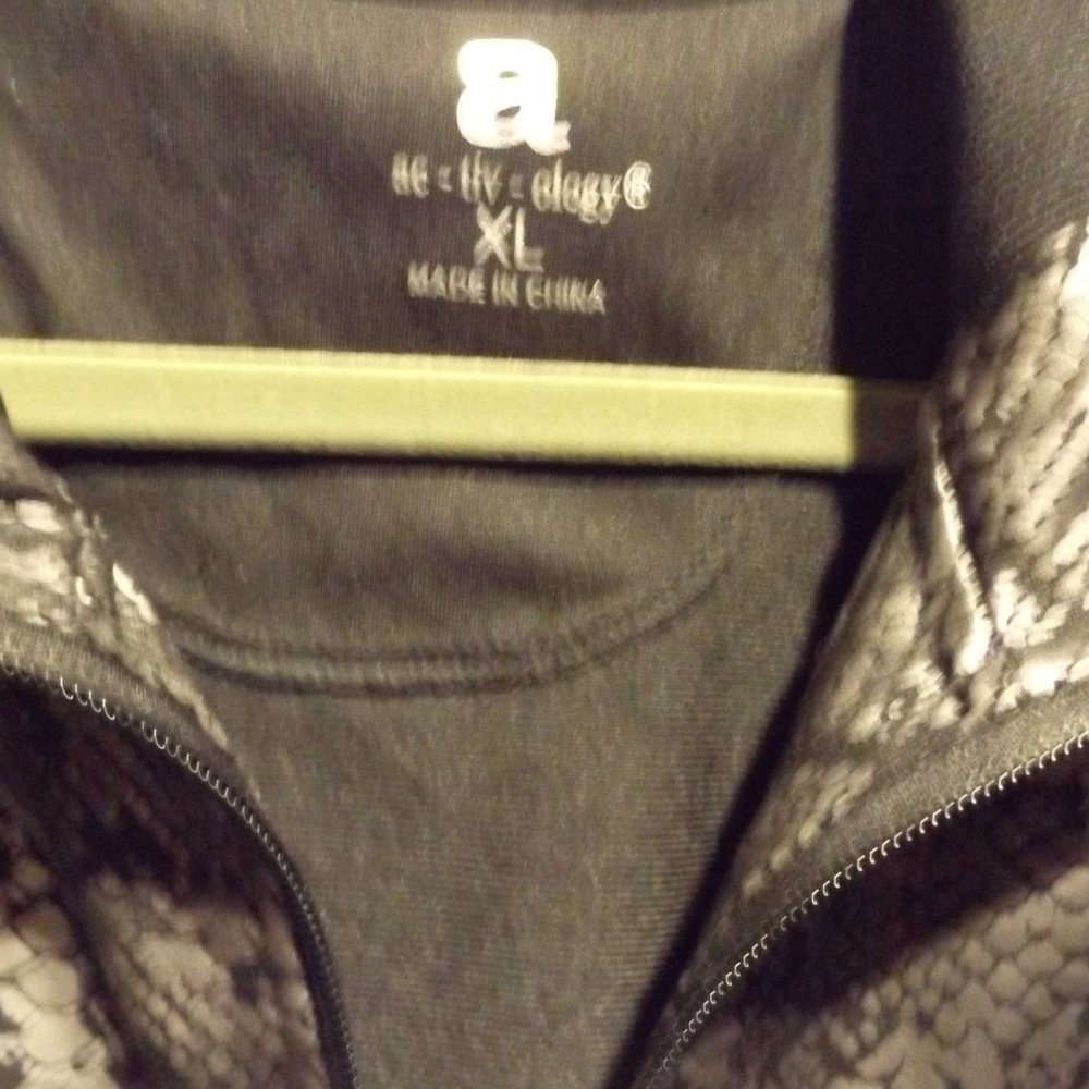 ACTIVOLOGY Reptile Print Jacket - Picture 2 of 5